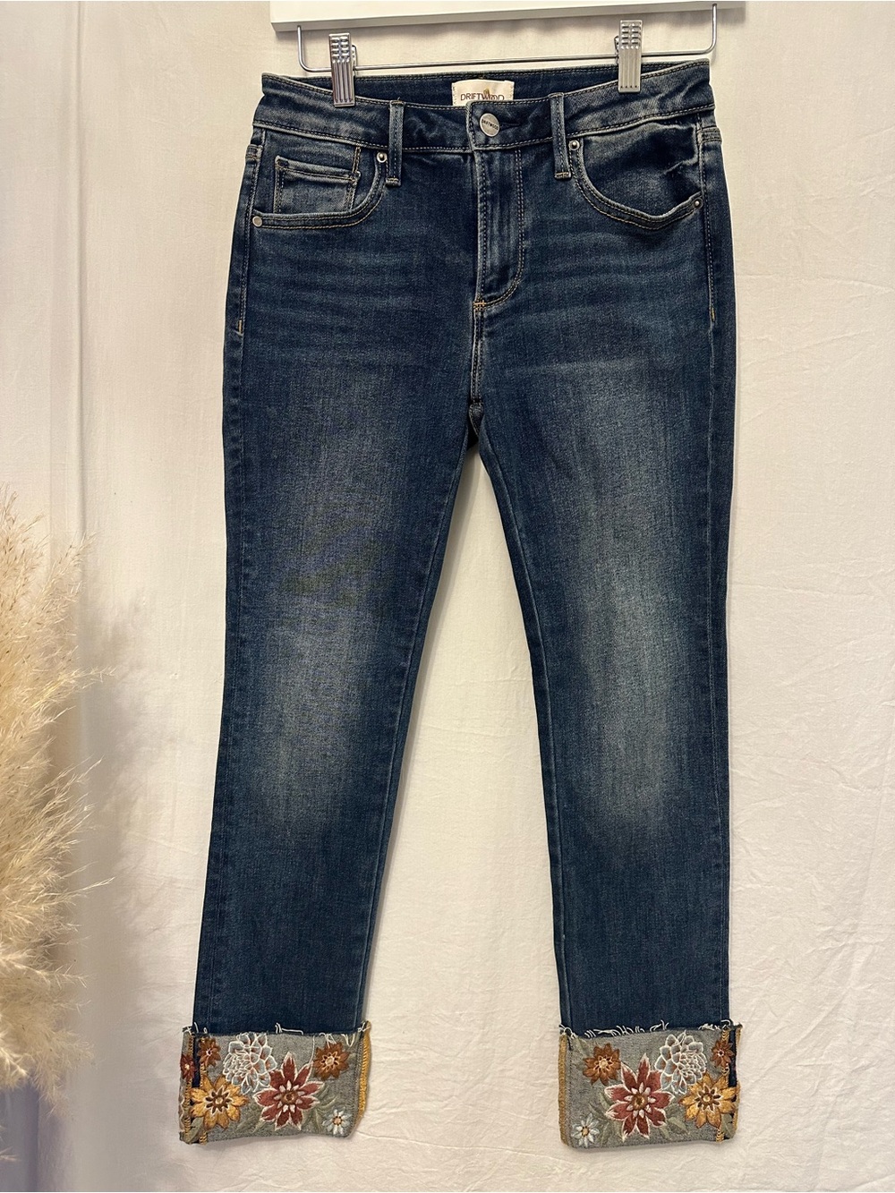 Driftwood Size 25 Floral Embroidered Cuff Skinny Jeans